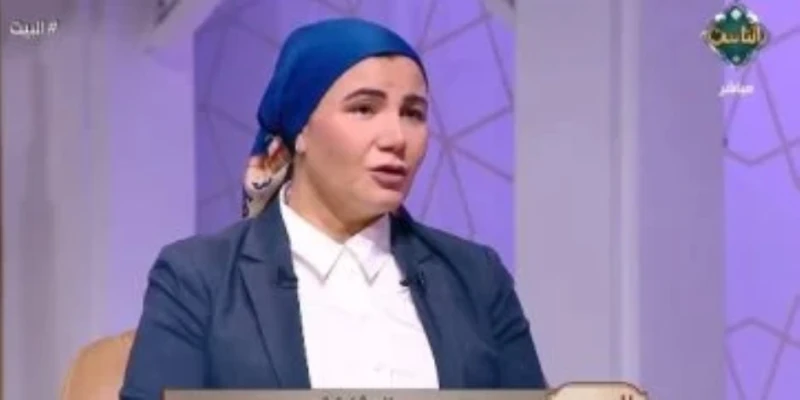 نهى السن: الجوع العاطفى سبب اللجوء إلى السوشيال ميديا ناس وخدمات حذرت الدكتورة نهى السن، أستاذة علم الاجتماع، تأثير وسائل التواصل الاجتماعي على الصحة النفسية، موضحة أن هناك دوافع ن