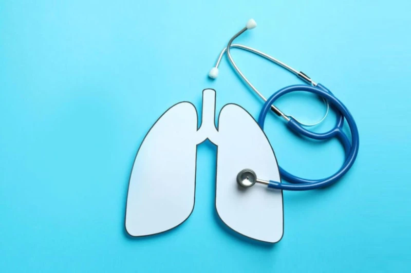 الجلطة الرئوية المفاجئة .. ما هي علاماتها وأسبابها؟الجلطة الرئوية المفاجئة، والمعروفة أيضا بالانسداد الرئوي، هي حالة طبية طارئة تحدث عندما يتم انسداد أحد الشرايين الرئوية بسبب تجلط