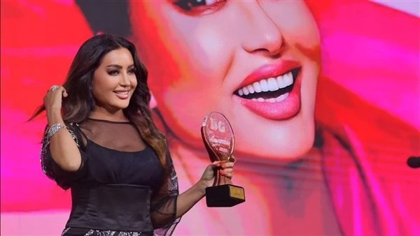للعام الثاني.. لطيفة تحصد جائزة ديرجيست عن ألبومها مفيش ممنوعحصدت النجمة لطيفة جائزة ديرجيست كأفضل مطربة عربية للعام الثاني على التوالي، وذلك عن