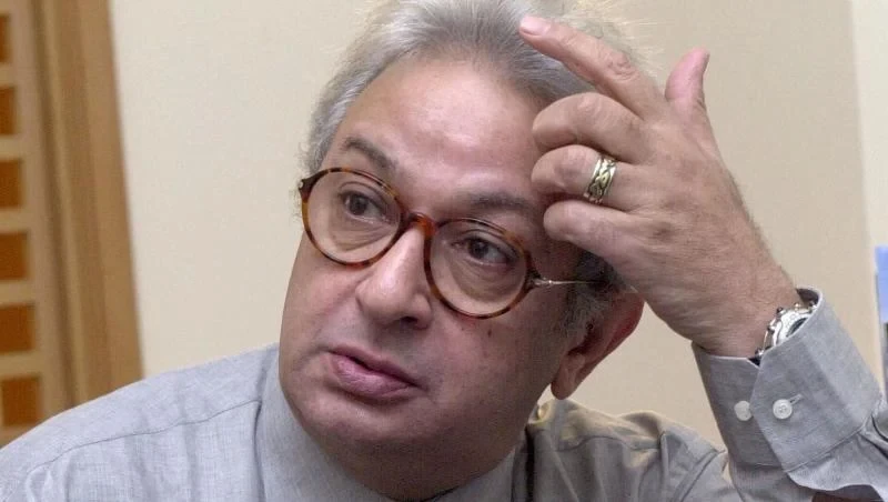 إذا نجحت في السينما: كل المنتجين حايحاربوكمعتز عوضتداول رواد مواقع التواصل الاجتماعي فيديو للرائع الفنان الراحل نور الشريف يحكي خلاله عن مدى عشقه للفنان الراحل محمود المليجي مؤكدا