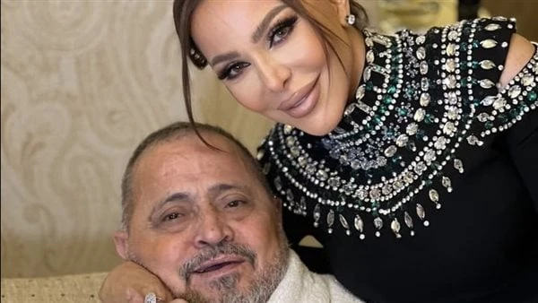 يشبهني.. سوزان نجم الدين تكتب في حب جورج وسوفشاركت صورة تجمعهما معا على هامش حفله الأخير في دمشق، وتغزلت الفنانة السورية سوزان نجم الدين سلطان الطرب جورج وسوف وتحدثت عن مشاعرها تجا