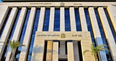 200 ألف جنيه للمتوفي ..و20 ألفا للمصاب تعويض اثنين من العمال كتبصلاح متولي وجه وزير العمل السيد محمد جبران ،اليوم السبت ،الإدارة العامة لرعاية