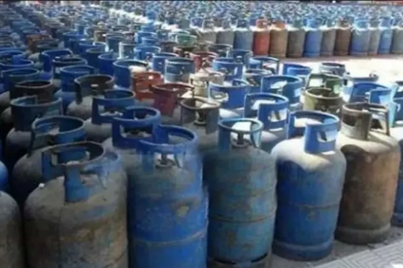 خاص الشروق مصدر بالبترول: زيادة سعر إسطوانات البوتاجاز المنزلي والتجاري بمقدار 50 جنيها بدأت وزارة البترول والثروة المعدنية اليوم زيادة أسعار