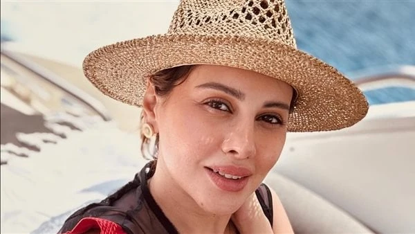 كاجول.. ياسمين رئيس تشعل إنستجرام بهذه الإطلالةنشرت الفنانة ياسمين رئيس، صورا جديدة لها عبر حسابها الشخصي على موقع التواصل الاجتماعي لتبادل الصور