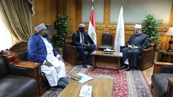 وكيل الأزهر يستقبل وزير الأوقاف الصومالي السابق ويهنئه بتكريم رئيس الجمهوريةاستقبل أ.د محمد الضويني، وكيل الأزهر، الشيخ عبد القادر شيخ علي إبراهيم،
