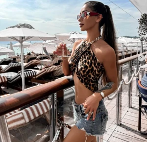 تيا ابنة نوال الزغبي بالهوت شورت في فرنسا تعرف على التالي تيا ابنة نوال الزغبي بالهوت شورت في فرنسا، وكالات السوسنةلفتت مصممة الأزياء تيا ديب ابنة الفنانة نوال الزغبي، الأنظار في م