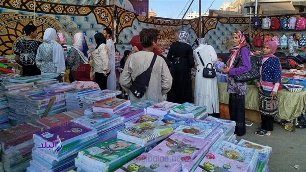 الغرفة التجارية: اقبال كثيف على معرض أهلا مدارس الرئيسي بالقاهرةأكد أيمن العشري، رئيس غرفة القاهرة التجارية أن هناك إقبال كثيف من المواطنين اليوم