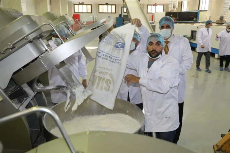 احتفالا بعيد الفلاح.. وزير الزراعة يتفقد أنشطة المنوفية ومصنع التغذية المدرسية بقويسنا تفقد علاء فاروق، وزير الزراعة واستصلاح الأراضي، يرافقه اللواء