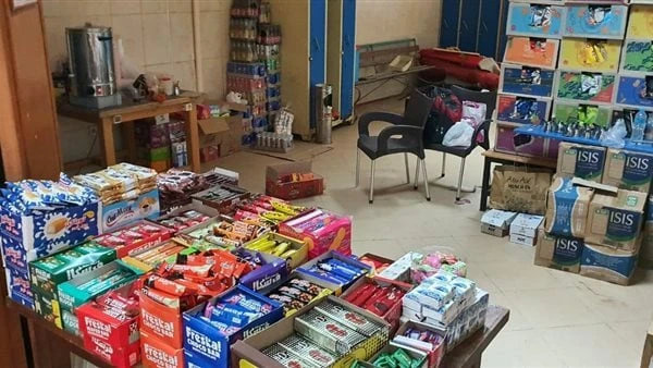 جامعة حلوان تفتتح كافيتريات جديدة لخدمة منتسبيهاأعلنت إدارة جامعة حلوان عن افتتاح مجموعة من الكافيتريات الجديدة داخل الحرم الجامعي. يأتي هذا المشروع