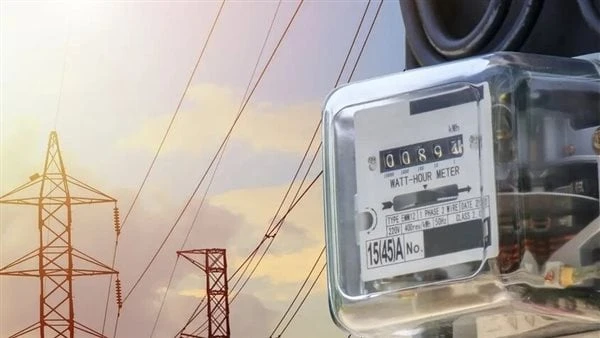 الكهرباء تستعين بشركات صينية لكشف سرقة التيار التقى وزير الكهرباء الدكتور محمود عصمت على مدى شهر بثلاث شركات صينية كبيرة لبحث التعاون فى مجال خفض