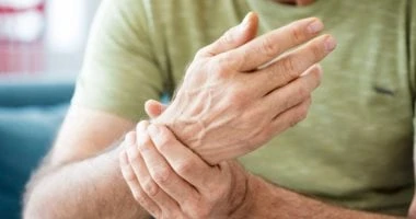 ..ماذا تفعل إذا استمر ألم معصم اليد لأكثر من أسبوع؟..تفاصيل تتابع الان تفاصيل ما ورد عن ماذا تفعل إذا استمر ألم معصم اليد لأكثر من أسبوع؟، يعد ألم معصم اليد من الأعراض الشائعة ويمك