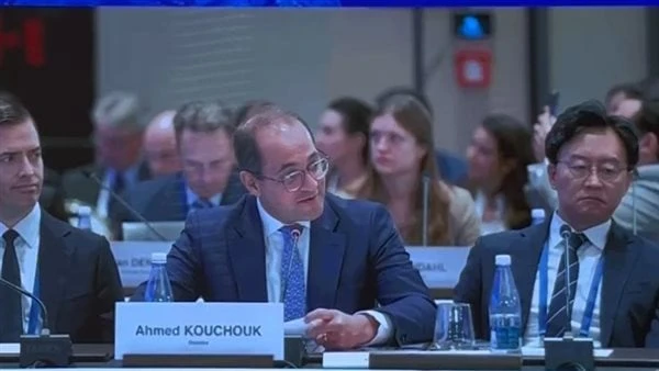 بوصفه عميد المديرين التنفيذيين.. رئيس البنك الآسيوى للاستثمار يكرم وزير الماليةقام جين لى تشون، رئيس البنك الآسيوى للاستثمار فى البنية التحتية،