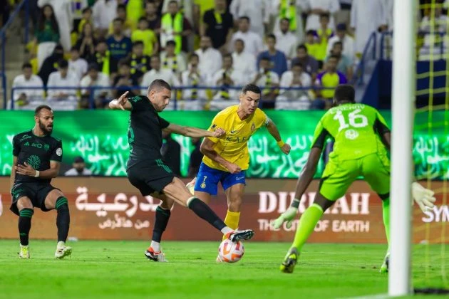 -طرح تذاكر كلاسيكو النصر والاهلي .. طرح نادي النصر اليوم الاثنين تذاكر مباراته ضد ضيفه الأهلي، في المباراة المقرر لها الثالث عشر من سبتمبر الجاري،