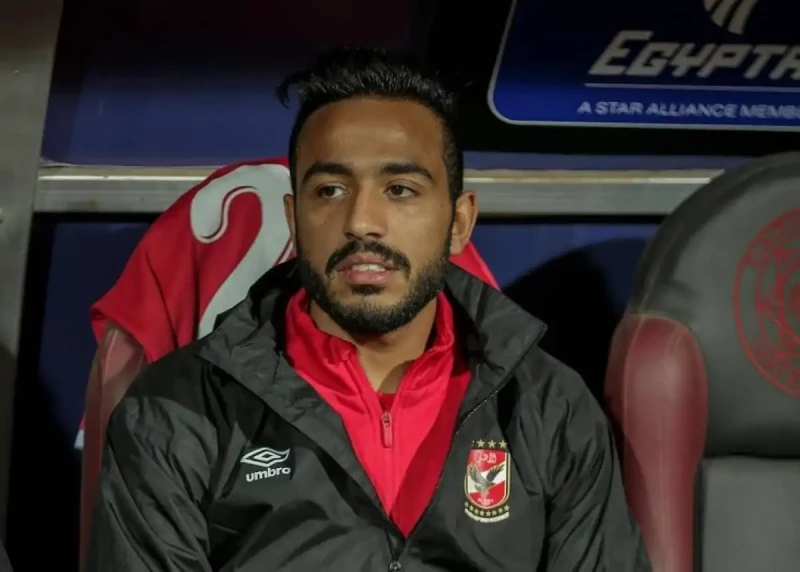 عاجل نقل لاعب الأهلي كهربا إلى المستشفى و إعلامي رياضي يكشف التفاصيلالأهلي , أعلن الإعلامي سيف زاهر عن نقل لاعب النادي ، محمود كهربا، إلى المستشفى بعد تعرضه لهبوط حاد في الدورة الد