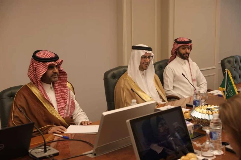 البحار تبحث مع رئيس الهيئة السعودية للبحر الأحمر سبل التعاون في مجال السياحة الساحلية التقت يمنى البحار نائب وزير السياحة والآثار، بمقر الوزارة بالعاصمة الإدارية الجديدة، محمد آل ن