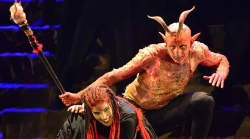 شجرة اللبان.. مشاركة عمانية في مهرجان المسرح التجريبي شارك العرض المسرحي العماني شجرة اللبان (موشكا)، في المسابقة الرسمية للمهرجان الدولي للمسرح