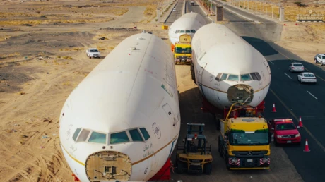 ردة فعل السعوديين على نقل 3 طائرات عملاقة برا من جدة إلى الرياض تثير تفاعلا كبيرا (فيديوهات صور) متفرقات انتشرت على مواقع التواصل لقطات لافتة لتفاعل