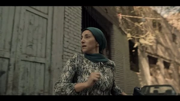 حنان مطاوع في الحارة الشعبية بسبب حياة أو موت تواصل الفنانة حنان مطاوع تصوير دورها ضمن أحداث مسلسل حياة أموت تمهيدا لعرضه خلال الفترة القادمة ، داخل