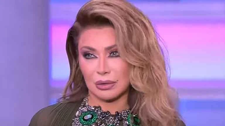 بشورت قصير.. نوال الزغبي تقضي عطلتها الصيفية في فرنسا (فيديو) تعرف على التالي بشورت قصير.. نوال الزغبي تقضي عطلتها الصيفية في فرنسا (فيديو)، كتب معتز عباس حرصت المطربة اللبنانية نو