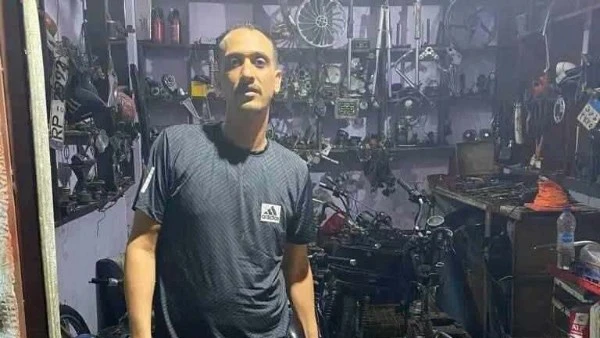 مقتل شاب على يد شقيق زوجته بالاسماعيلية لوجود خلافات بينهما شهدت محافظة الاسماعيلية اليوم الاثنين مصرع شاب علي يد شقيق زوجته إثر التعدي عليه عدت طعنات بسبب خلافات بينهم ، وجري نقل 