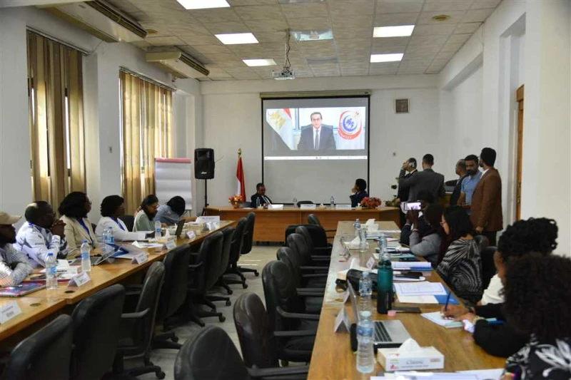 الصحة: نعمل على خفض الوفيات بسبب مرض الدرن بنسبة 90 بحلول عام 2030 نظمت وزارة الصحة والسكان، دورة تدريبية بعنوان مكافحة الدرن وكوفيد-19 والتهابات الجهاز التنفسي في البلدان الأفريقي