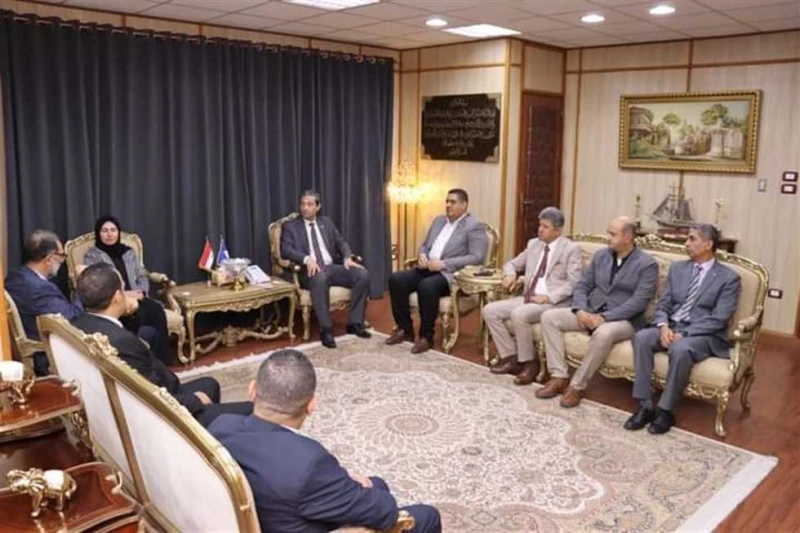 محافظ دمياط يستقبل وفد سلامة الغذاء لبحث سبل دعم تصدير منتجات دمياط عقد اليوم الدكتور أيمن الشهابي، محافظ دمياط، لقاء مع وفد هيئة سلامة الغذاء برئاسة