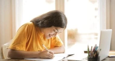 أبراج دحيحة بتحب المذاكرة ومستعدة للدراسة.. العقرب والجوزاء الأبرز المرأة والمنوعات دحيحة وبيحبوا المذاكرة والدراسة، فهناك بعض الأبراج الفلكية التي صنفها خبراء الأبراج بتفوقها وحبه