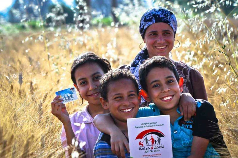 توجيه رئاسي بضم 8.5 مليون منتفع من تكافل وكرامة والعمالة غير المنتظمة للتأمين الصحي وجه الرئيس عبدالفتاح السيسي، الحكومة، بضم 8.5 مليون منتفع من برنامج تكافل وكرامة والعمالة غير ال