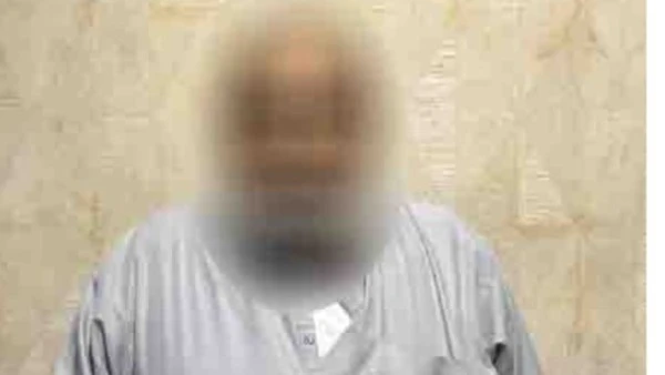 يضع السم لهما في الطعام.. سقوط قاتل كلاب مدينة نصر كشفت الأجهزة الأمنية ملابسات تداول مقطع فيديو عبر موقع فيسبوك متضمنا قيام صاحب محل بتسميم الكلاب الضالة في منطقة مدينة نصر بالقاه