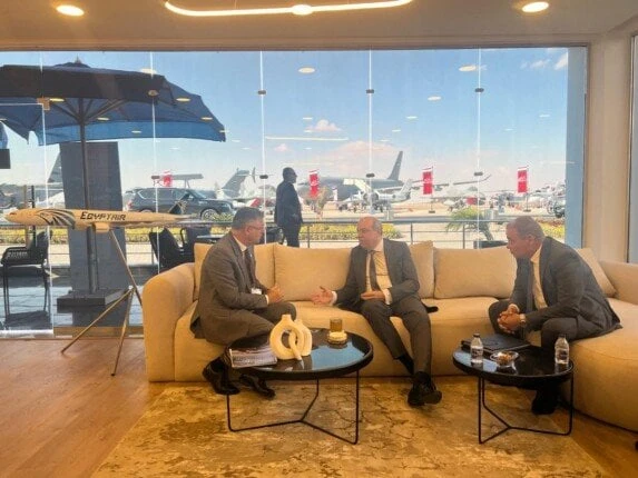 وزير الطيران يبحث مع رئيس المنظمة العالمية للأرصاد أوجه التعاونبحث الدكتور سامح الحفني وزير الطيران المدني مع الدكتور عبد الله المندوس رئيس المنظمة