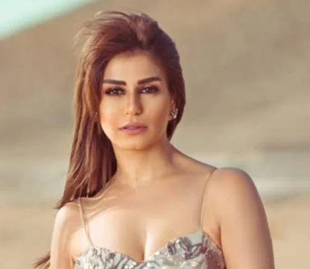 كل ده يطلع من منة فضالي : أهلاوية وإتعقدت من الرجالةتحتفل الفنانة المصرية الشابة منة فضالي بعيد ميلادها ال40، وسط نجاحات متتالية في أحدث الأدوار التي