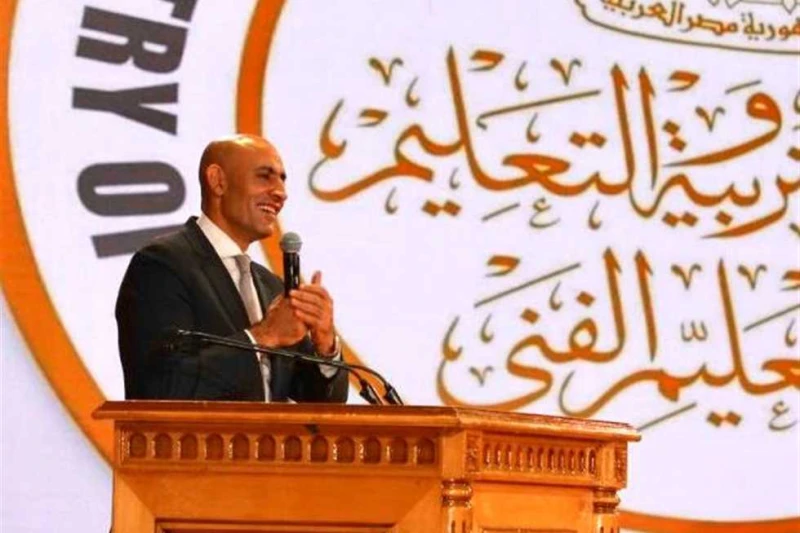 بعد لقائه 5400 مدير مدرسة.. عبد اللطيف: لا بديل عن مواجهة التحديات وتقديم تعليم جيد لأبنائنا عقد محمد عبداللطيف، وزير التربية والتعليم والتعليم