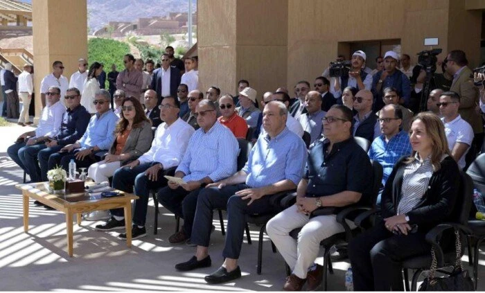 مدبولي يشهد احتفالية تسليم جائزة التميز العالمية 2024 للمنصة الجغرافية لجنوب سيناءشهد الدكتور مصطفى مدبولي، رئيس مجلس الوزراء، احتفالية تسليم جائزة التميز العالمية 2024 للمنصة الجغ