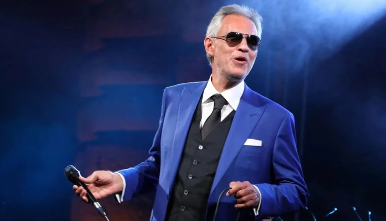 أندريا بوتشيلي يكشف كيف فقد بصرهكشف الفيلم الوثائقي أندريا بوتشيلي: لأنني أؤمن ( : ) عن قصة إصابة التينور العالمي بالعمى الدائم بسبب حادث في المدرسة