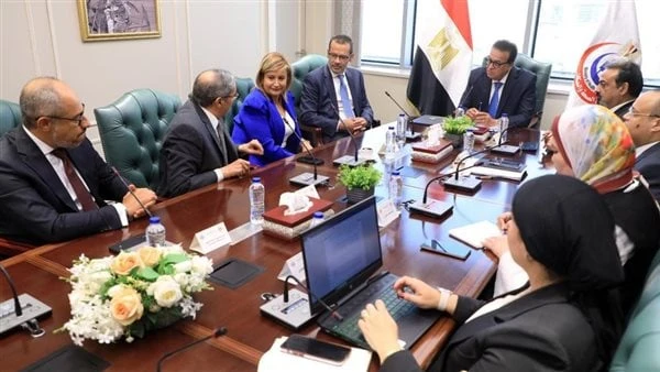 وزير الصحة يستقبل رئيس اتحاد المستشفيات العربية لمناقشة سبل التعاون المشتركالتقى وفد رفيع المستوى من اتحاد المستشفيات العربية اليوم الدكتور خالد عبد