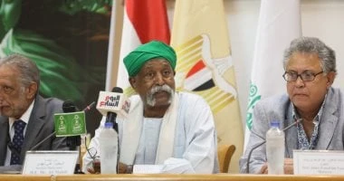 نقاد وأساتذة مسرح يناقشون تعويم الهويات المسرحية بمهرجان القاهرة الدولي للمسرح التجريبي تعرف على التالي نقاد وأساتذة مسرح يناقشون تعويم الهويات