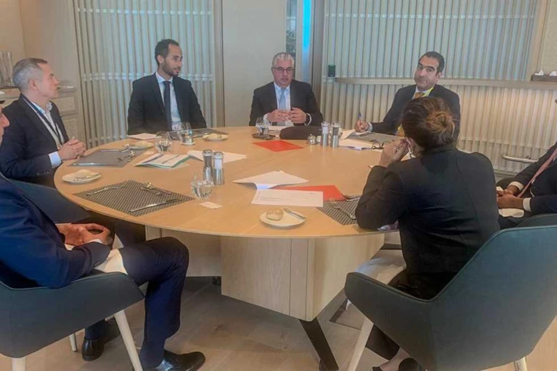 رئيس اقتصادية قناة السويس يلتقي بعض ممثلي الشركات البريطانية العاملة بمجال الطاقة التقى وليد جمال الدين، رئيس الهيئة العامة للمنطقة الاقتصادية لقناة