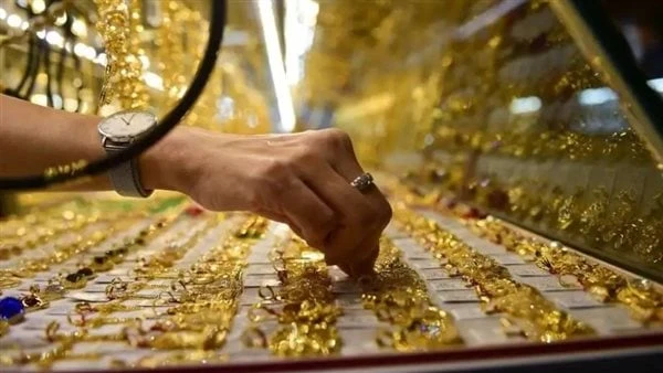 أشهر أعيرة الذهب في الصاغة.. الجرام بكام اليوم 6-9-2024استقر سعر أشهر أعيرة الذهب وهو عيار 21 الأكثر انتشارا مسجلا نحو 3380 جنيها للبيع و3400 جنيها