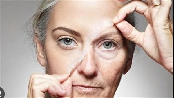 بياكلوا إيه؟ السر وراء تجاوز أعمار بعض الأشخاص المائة عام يتساءل الكثير عن السر وراء تجاوز أعمار بعض الأشخاص المائة عام، وقد قدمت صحيفة ديلي ميل