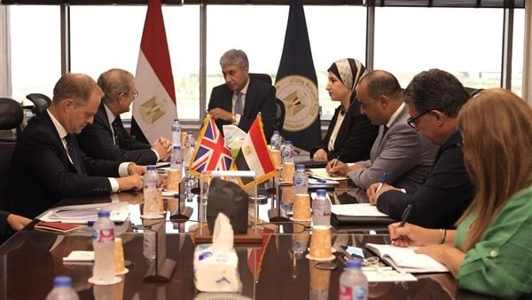 تعاون مصري بريطاني لاستخدام تكنولوجيا المعلومات والاتصالات في الخدمات السياحيةالتقي شريف فتحي وزير السياحة والآثار، بجون همفري المبعوث التجاري البريطاني لأفريقيا، والسفير جاريث باي