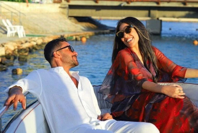 مي كساب توجه رسالة للفنان مؤمن نور بسبب أغنية قطة صورةوجهت الفنانة مي كساب، رسالة للفنان مؤمن نور عبر حسابها الرسمي بموقع تداول الصور والفيديوهات