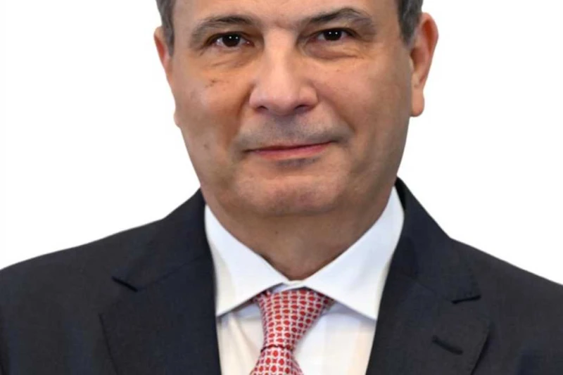 وزير الزراعة للفلاحين: بلاش تعديات على الأراضي ووعد مني هزود لكم الميكنة (فيديو) وجه علاء فاروق وزير الزراعة واستصلاح الأراضي، عددا من الرسائل الهامة