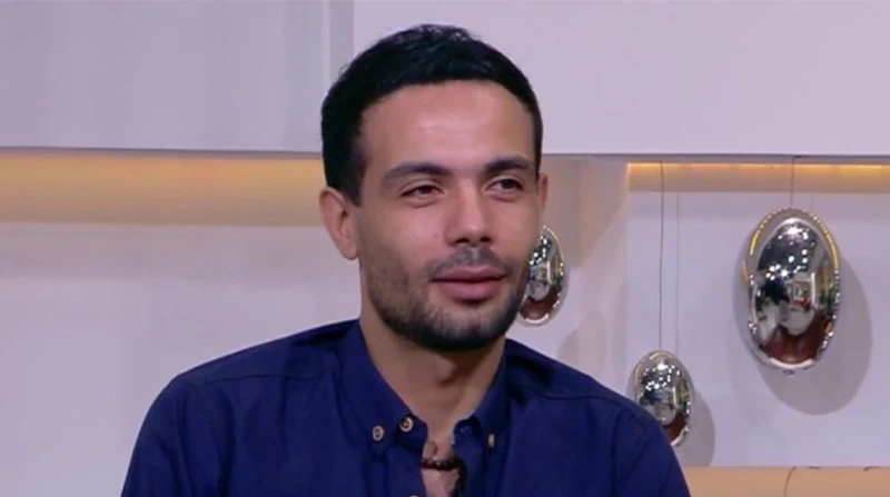 بعد أحمد عزمي.. ممثل يتحدث بلسان جيل فرمه قطر الفن اشتكى الفنان شريف إدريس، ما وصفه بالظلم والإهمال هو وعدد من الممثلن أبناء جيله من قبل المنتجين والمخرجين، وتغييبهم عن الشاشات الد