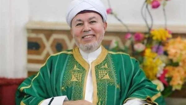 مريدوه من المشاهيرالشيخ صلاح الدين التيجاني يثير الجدل على مواقع التواصل .. وهذه قصتهتصدر الشيخ صلاح الدين التيجاني، أحد أقطاب الطرق الصوفية في مصر،