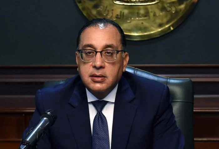 رئيس الوزراء: الحكومة بذلت جهودا حثيثة لإتاحة الدواء عبر تيسير الإفراج الجمركي التقى الدكتور مصطفى مدبولي، رئيس مجلس الوزراء، بمقر الحكومة بمدينة العلمين الجديدة مساء أمس، الدكتور