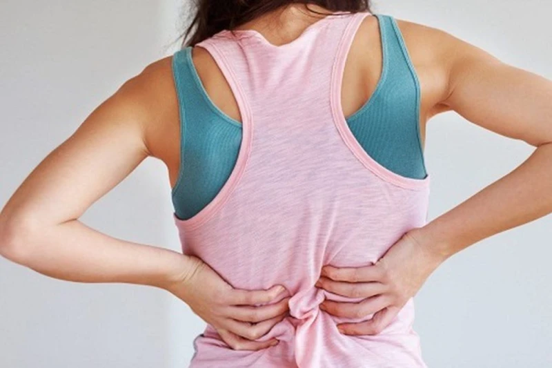 أسباب تشنج العضلات الشائعةتشنج العضلات حالة يتعرض لها الكثيرون خاصة الرياضيين والسيدات الحوامل، وقد تكون علامة على حالة صحية مرضية كامنة، وتشنج العضلات هو انكماش لا إرادى للألياف ا