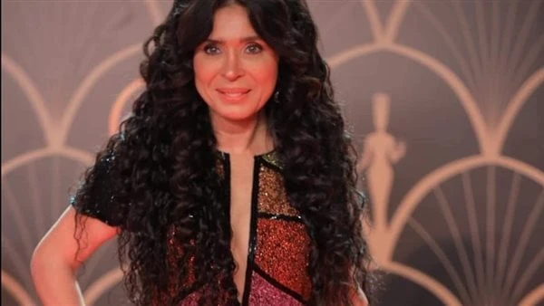 دينا مشغولة بتصوير إش إش مع مي عمر ومحمد ساميأكدت الفنان دنيا أنها مشغولة حاليا بتصوير دورها فى مسلسل إش إش مع الفنانة مي عمر والمخرج محمد