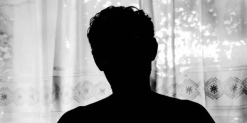 فنان شهير يطلق صرخة استغاثة! افاق عربية - وجه الفنان أحمد عزمي صرخة استغاثة الى زملائه والمسؤولين في الشركة المتحدة للإنتاج الفني، طالبهم فيها بإيجاد