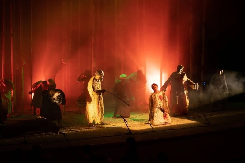 مشاركة عمانية في فعاليات مهرجان المسرح الخليجي الثقافة والمنوعات العمانية: تشارك سلطنة عمان ممثلة بوزارة الثقافة والرياضة والشباب في فعاليات النسخة الرابعة عشرة من مهرجان المسرح ال