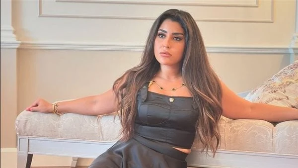 بالستان المكشوف.. آيتن عامر تثير الجدل بإطلالة جريئة شاركت الفنانة آيتن عامر جمهورها مجموعة من الصور عبر حسابها الشخصي بموقع التواصل الإجتماعي انستجرام .وظهرت آيتن عامر ، بإطلالة م